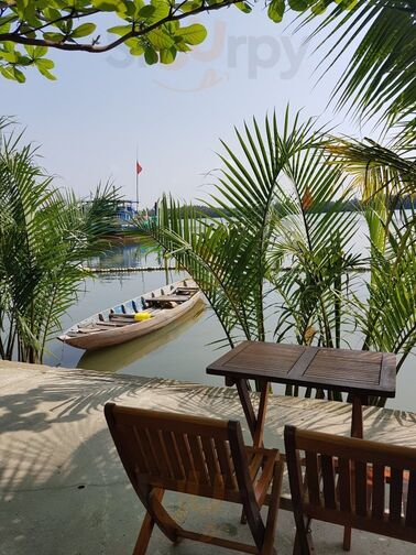 De Vong Riverside Restaurant