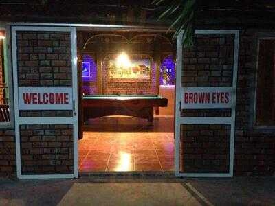 Cafe Mắt Nâu