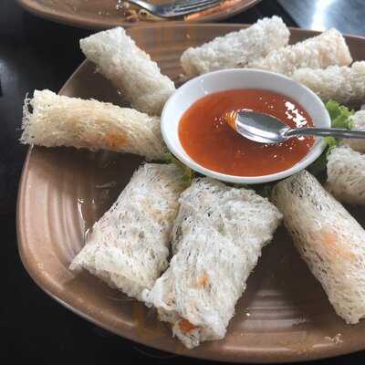 Nhà Hàng Gỗ Đá