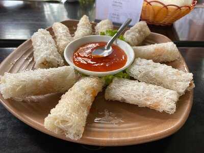 Nhà Hàng Gỗ Đá