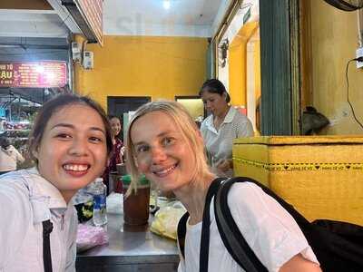 Nhà Hàng Bến Tàu