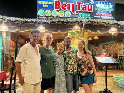 Nhà Hàng Bến Tàu