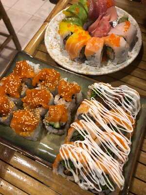 Nhà Hàng Nhật Bản Hoshigami Sushi