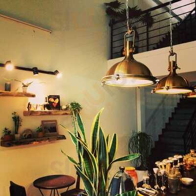 Quán Ư Chi - Cà Phê + Trà