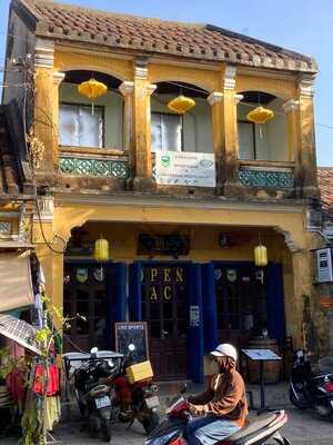 3 Dragons Sport Bar Pub Restaurant