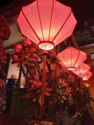 Nhà Hàng Đèn Lồng Phố