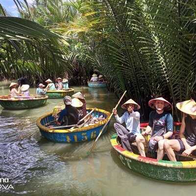 The Basket Boat Cafe & Restaurant
