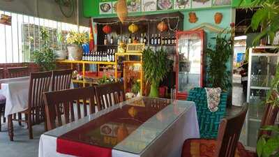 Nhà Hàng Lá Dừa