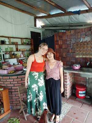 Tròn Cafe & Vegetarian