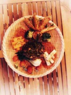 Nhà Hàng Lá - Pizza & Burger - Pasta