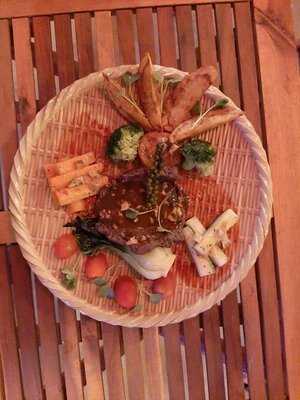 Nhà Hàng Lá - Pizza & Burger - Pasta