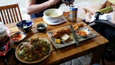 Nhà Hàng Yellow Bird