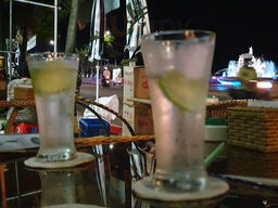 Cửa Hàng ăn Uống Oasis Bar