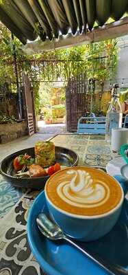 Phin Coffee & Restaurant