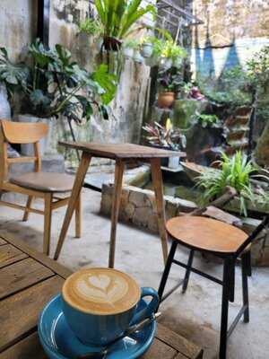 Phin Coffee & Restaurant