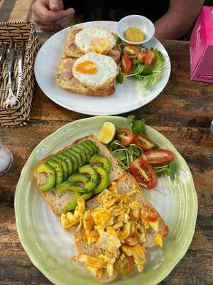 Phin Coffee & Restaurant