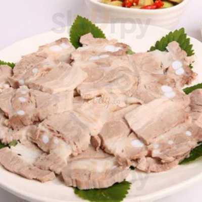 Quan Luat Vietnamese Food