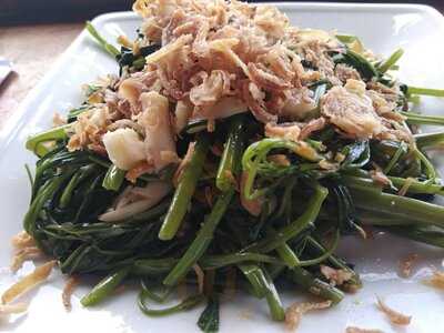 Nhà Hàng Ven Biển