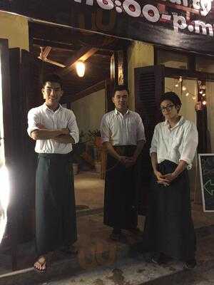 Nhà Hàng Hội An Booze Market