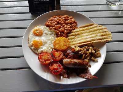 The Basket Boat Cafe & Restaurant