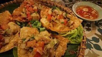 Nhà Hàng Chợ Phố