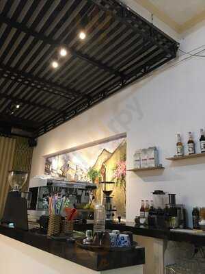 Tiệm Cà Phê 1994