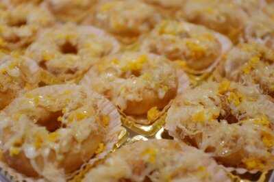 Rita Coffee Flower Cake