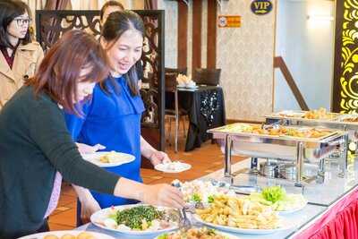 Nhà Hàng Sen Vàng