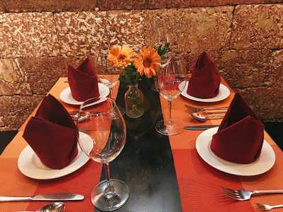 Louis Restaurant & Bar