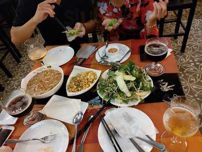 Louis Restaurant & Bar