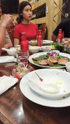 Nhà Hàng Thống Gia