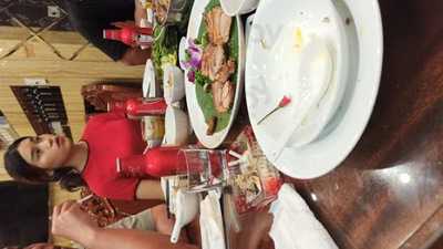 Nhà Hàng Thống Gia