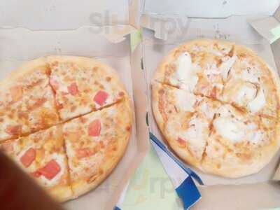 Nhà Hàng Pizza Domino's