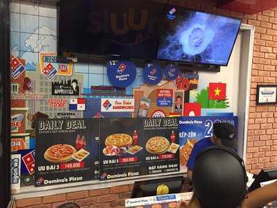 Nhà Hàng Pizza Domino's