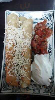 Cánh Đồng Hoang Restaurant & Coffee