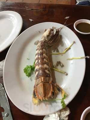 Hai Long Seafood Restaurant And Bar