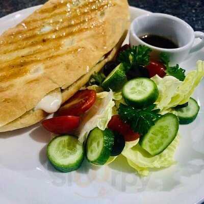 Tomato Coffee & Fastfood