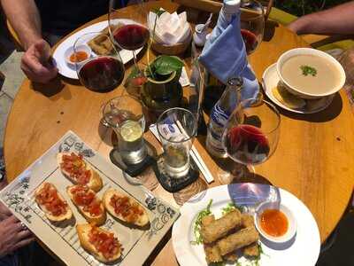 Sea Crab Bar-cafe-restaurant Live Music