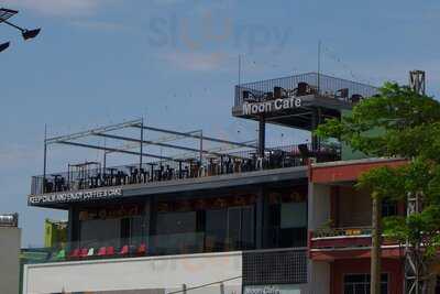 Moon Cafe