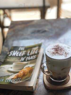 Community Cafe & Chocolate