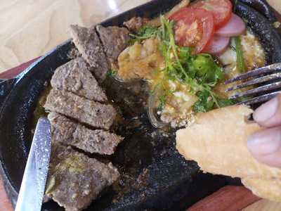 Ông Hoàng Bún Đậu