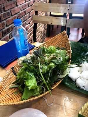 Ông Hoàng Bún Đậu