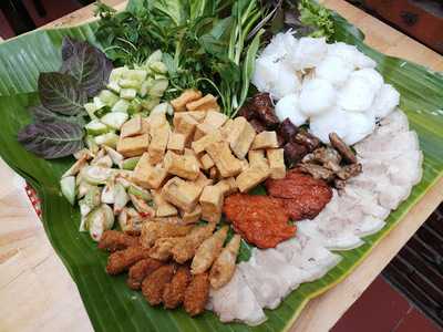 Ông Hoàng Bún Đậu