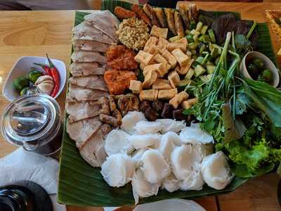 Ông Hoàng Bún Đậu