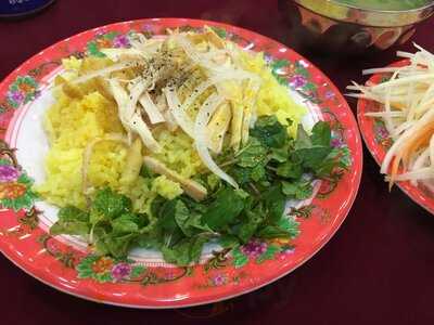 Cơm Gà Hồng Ngọc