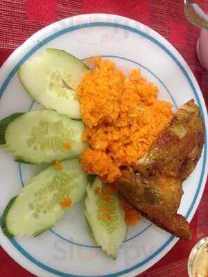 Cơm Gà Hồng Ngọc