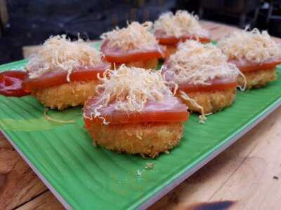 Nhop Nhep Hotpot & Barbecue