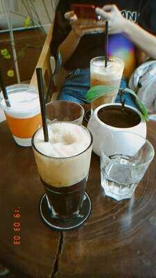 Maybe - Cafe & Drinks