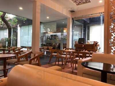 Trung Nguyên Legend