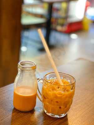 Dee Dee Noodle House